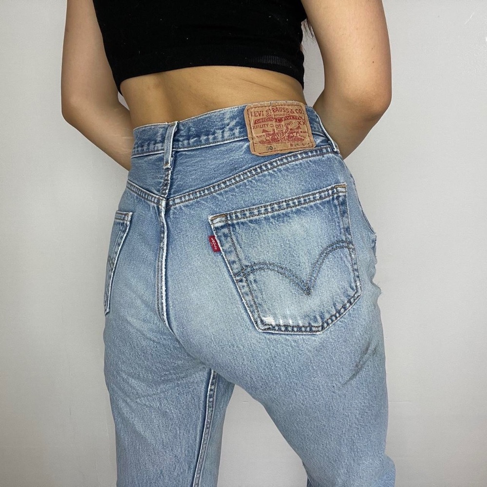 y2k Levi’s 501 light wash jeans